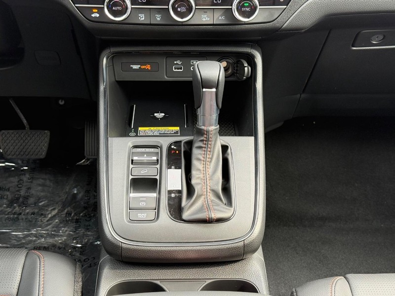 Honda CR-V Hybrid Vehicle Image 8