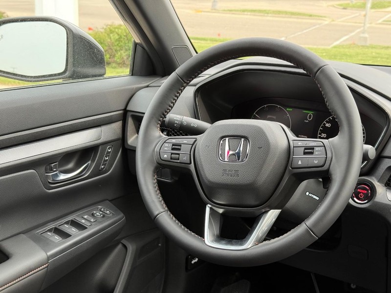 Honda CR-V Hybrid Vehicle Image 9