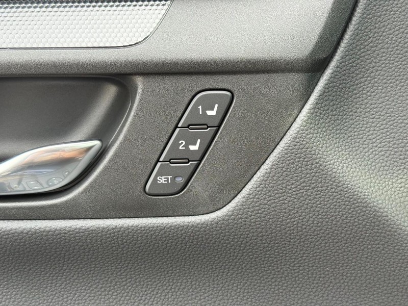 Honda CR-V Hybrid Vehicle Image 11