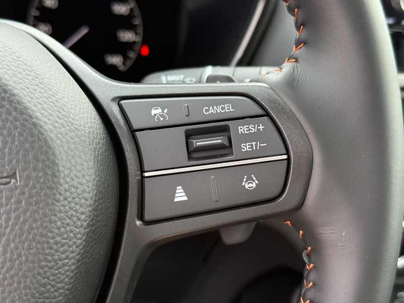 Honda CR-V Hybrid Vehicle Image 13