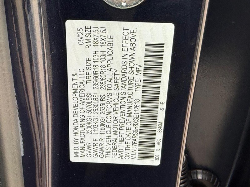 Honda CR-V Hybrid Vehicle Image 18