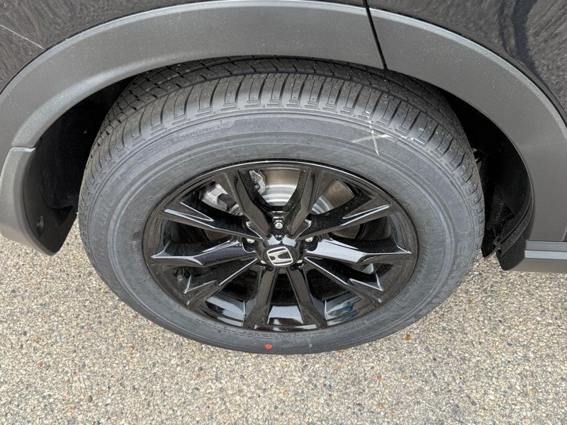 Honda CR-V Hybrid Vehicle Image 4