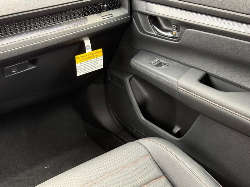 Honda CR-V Hybrid Vehicle Image 10