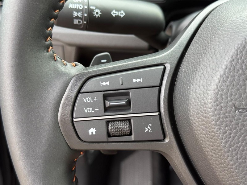 Honda CR-V Hybrid Vehicle Image 12