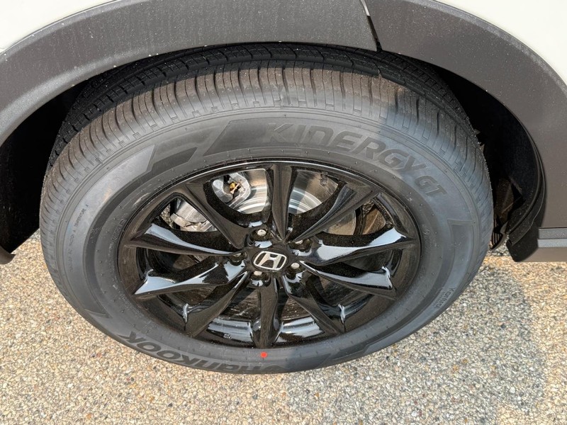 Honda CR-V Hybrid Vehicle Image 4