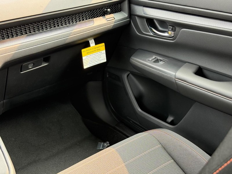 Honda CR-V Hybrid Vehicle Image 10