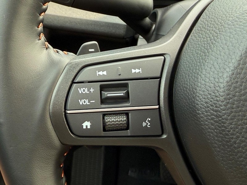 Honda CR-V Hybrid Vehicle Image 11