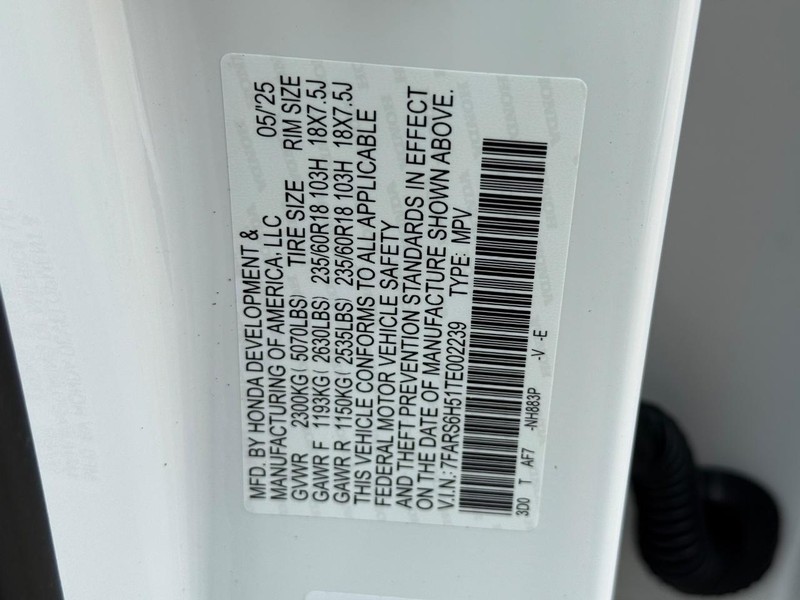 Honda CR-V Hybrid Vehicle Image 17