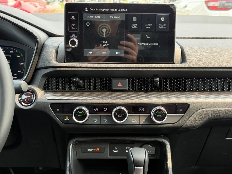 Honda CR-V Hybrid Vehicle Image 7
