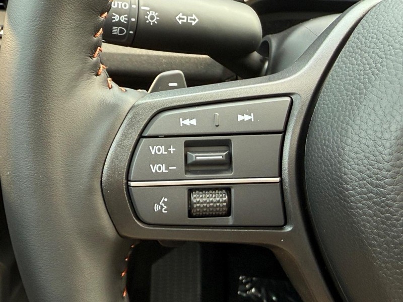 Honda CR-V Hybrid Vehicle Image 11