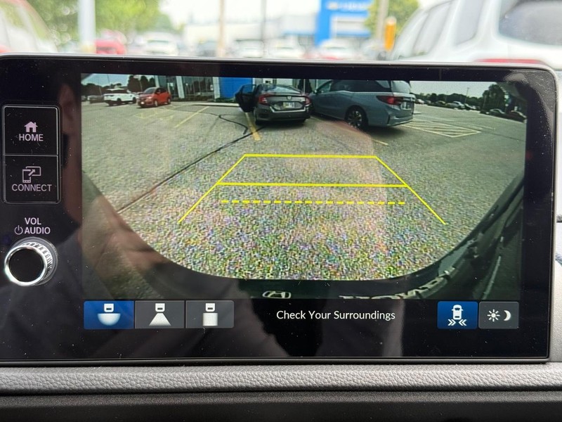 Honda CR-V Hybrid Vehicle Image 13