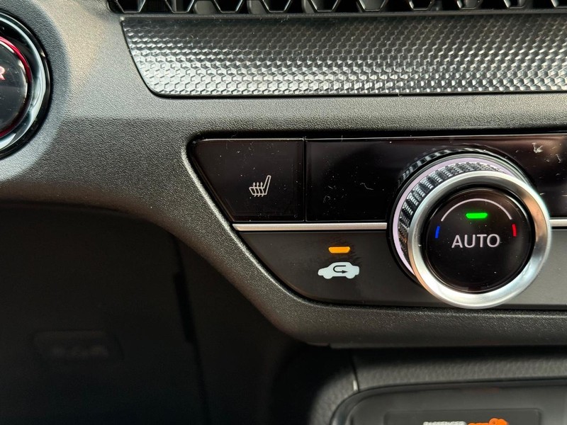 Honda CR-V Hybrid Vehicle Image 14