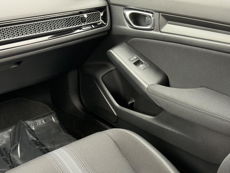 Honda Civic Sedan Vehicle Image 10