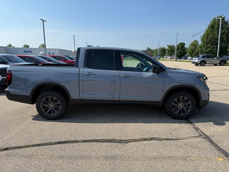 Honda Ridgeline Vehicle Image 2