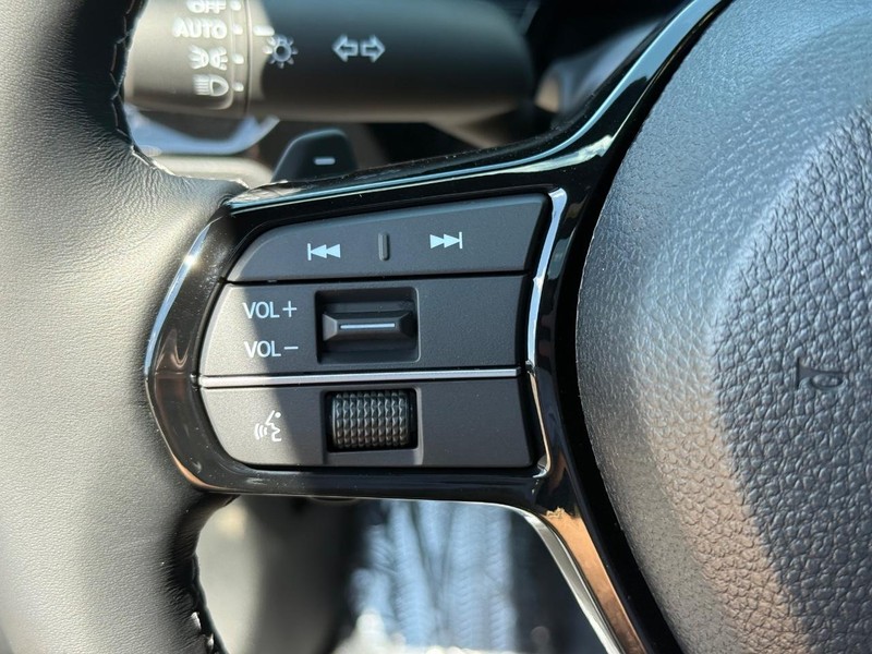 Honda Civic Sedan Hybrid Vehicle Image 11