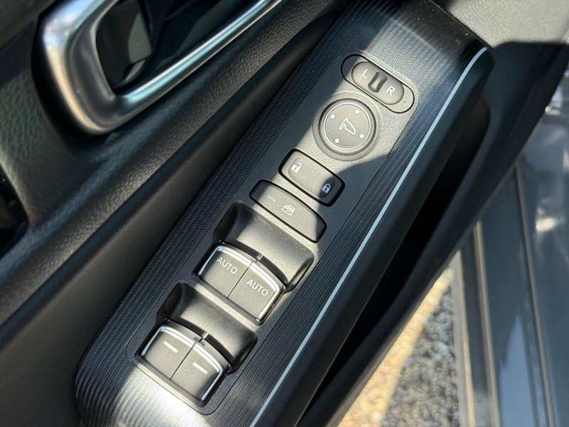Honda Civic Sedan Hybrid Vehicle Image 15