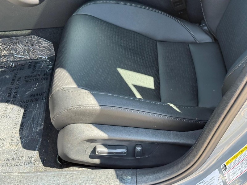 Honda Civic Sedan Hybrid Vehicle Image 16