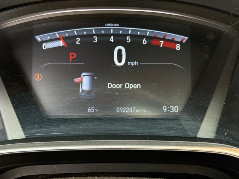 Honda CR-V Vehicle Image 18