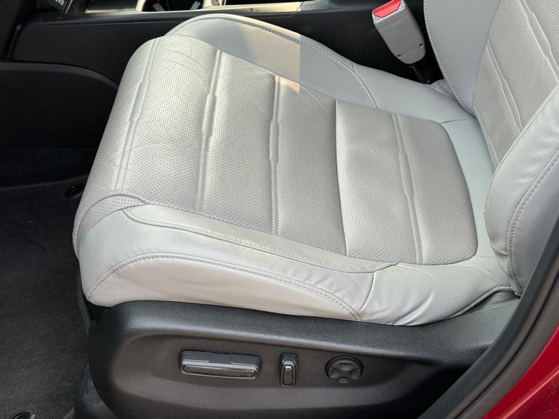 Honda CR-V Vehicle Image 22