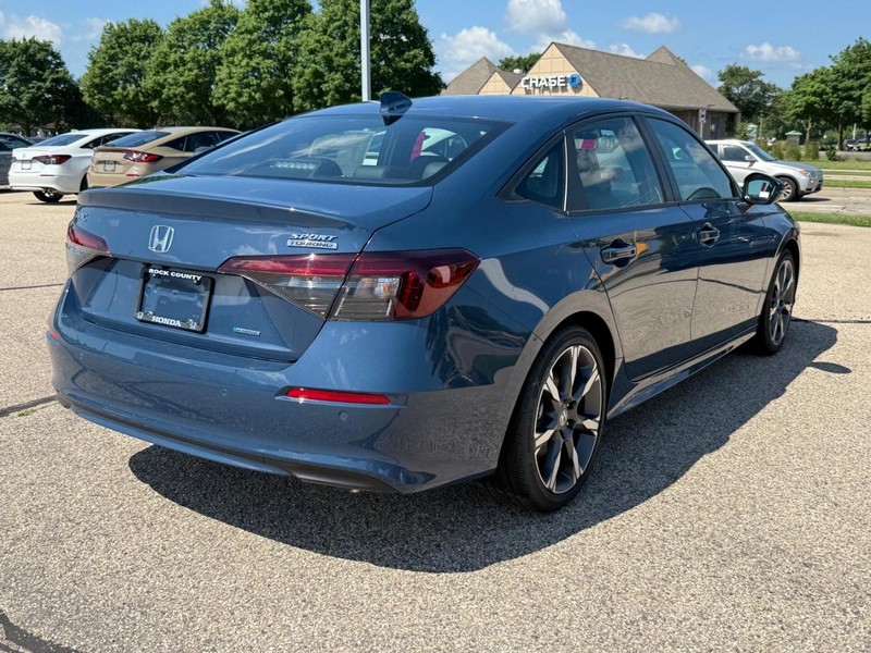 Honda Civic Sedan Hybrid Vehicle Image 3