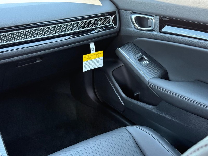 Honda Civic Sedan Hybrid Vehicle Image 10