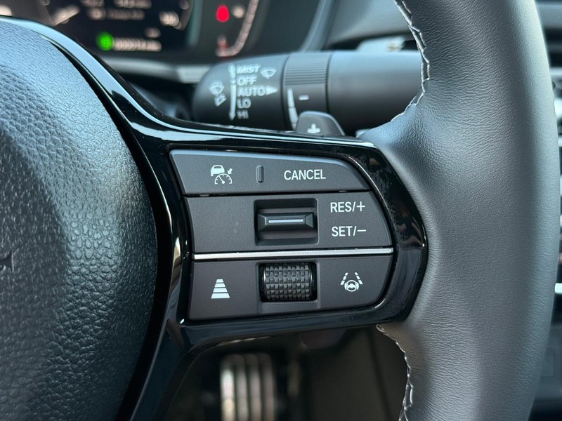 Honda Civic Sedan Hybrid Vehicle Image 12
