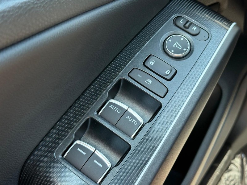 Honda Civic Sedan Hybrid Vehicle Image 15