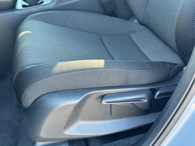 Honda CR-V Vehicle Image 18
