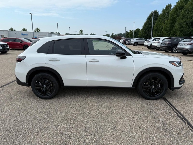 Honda HR-V Vehicle Image 2
