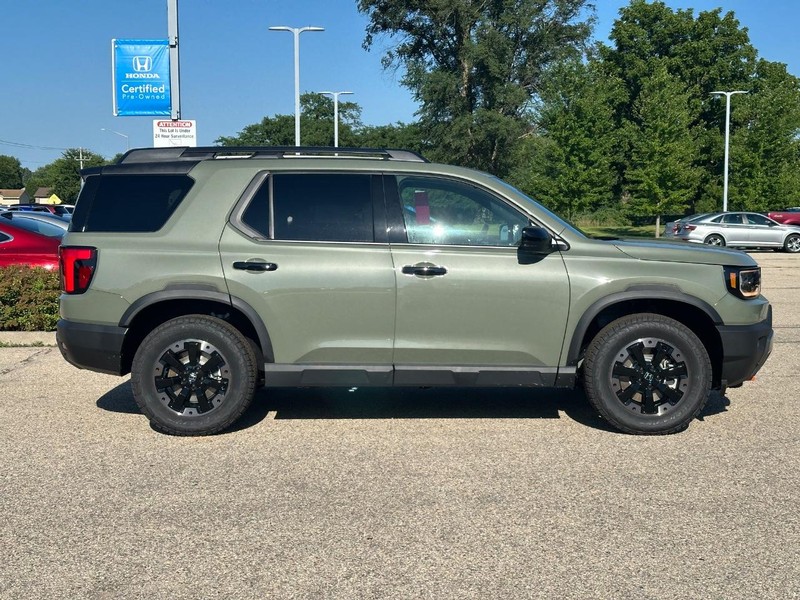 Honda Passport Vehicle Image 2
