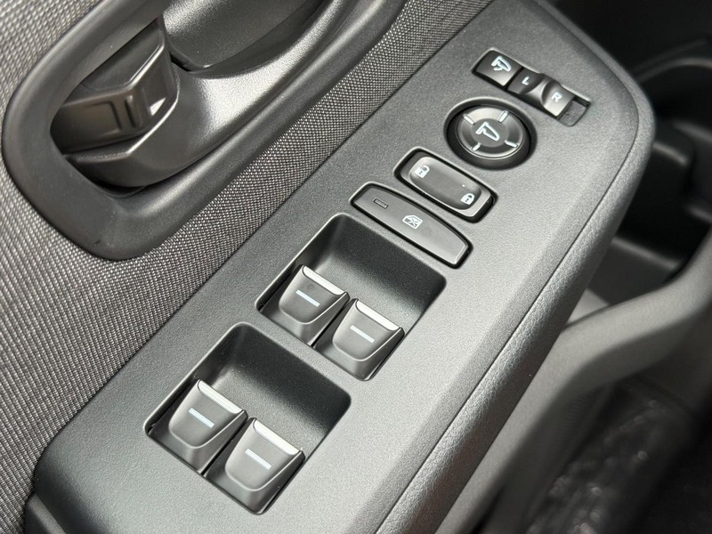 Honda Passport Vehicle Image 16