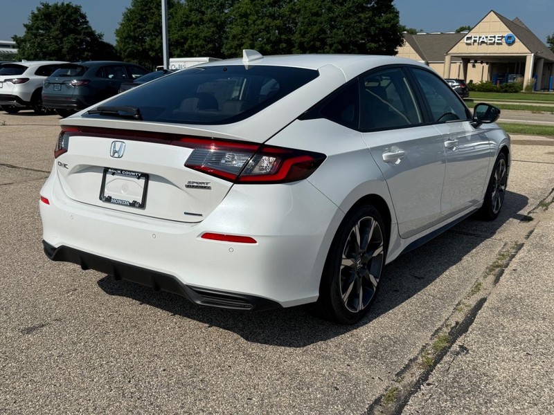 Honda Civic Hatchback Hybrid Vehicle Image 3