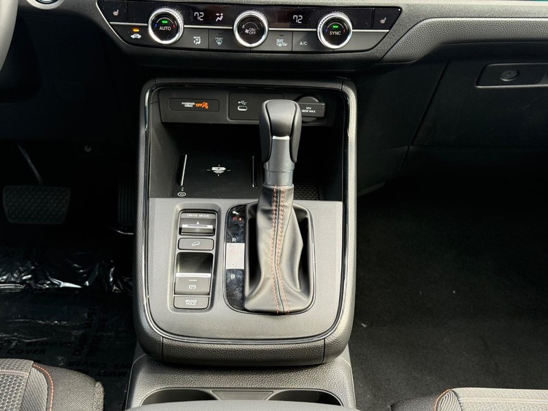 Honda CR-V Hybrid Vehicle Image 8