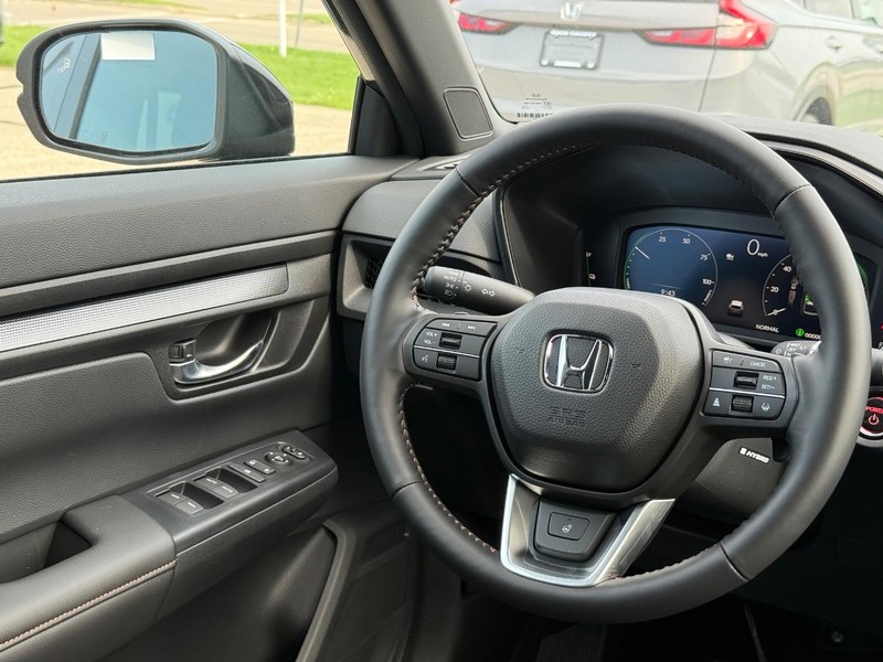 Honda CR-V Hybrid Vehicle Image 9