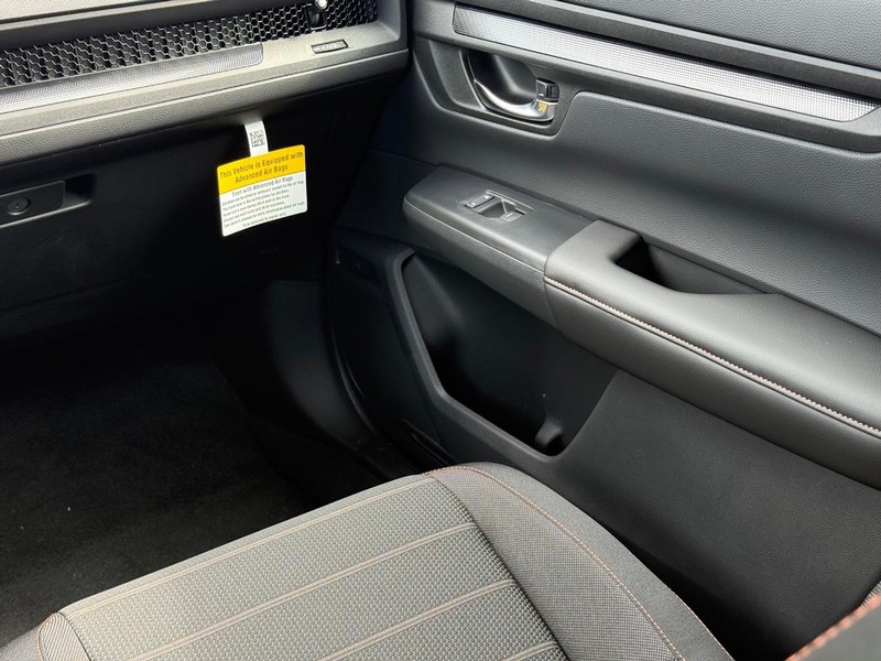 Honda CR-V Hybrid Vehicle Image 10