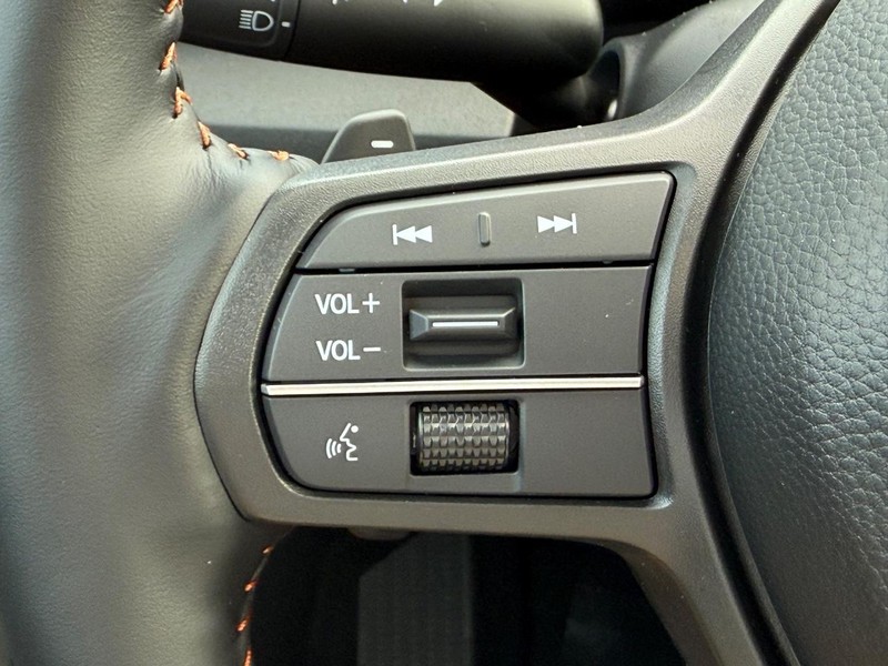 Honda CR-V Hybrid Vehicle Image 11