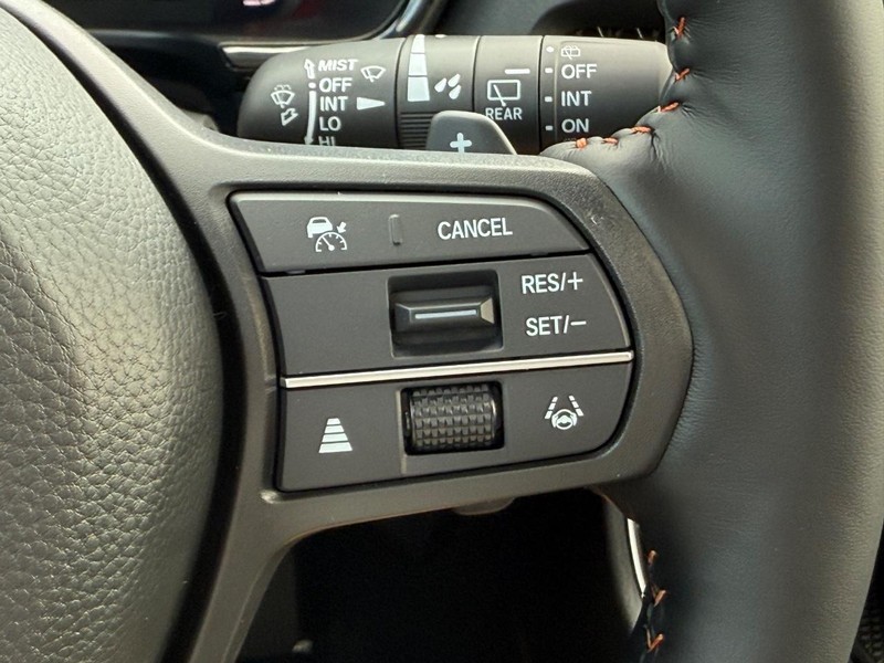 Honda CR-V Hybrid Vehicle Image 12