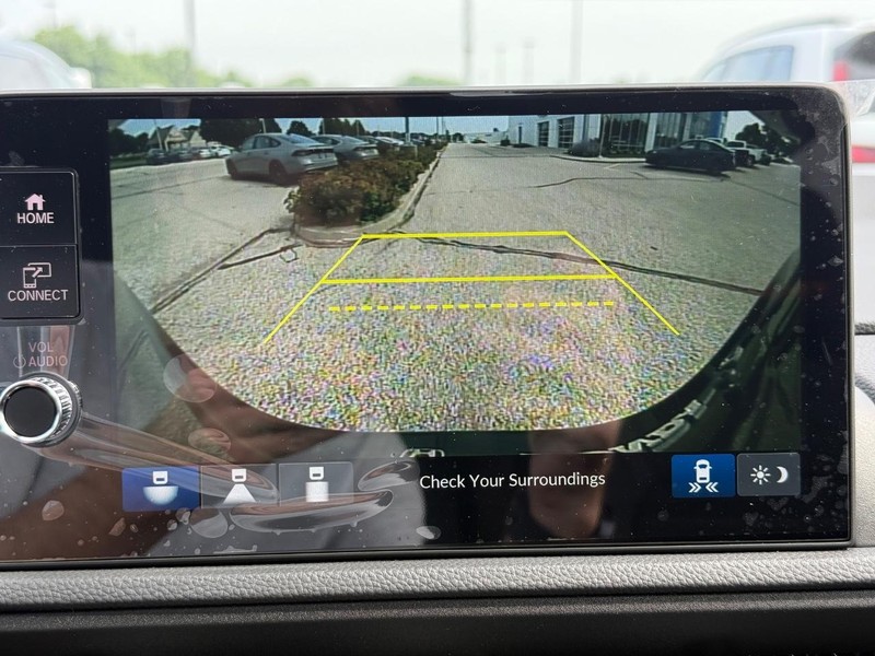 Honda CR-V Hybrid Vehicle Image 13