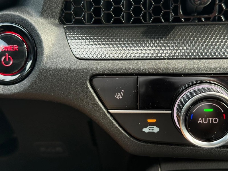 Honda CR-V Hybrid Vehicle Image 14