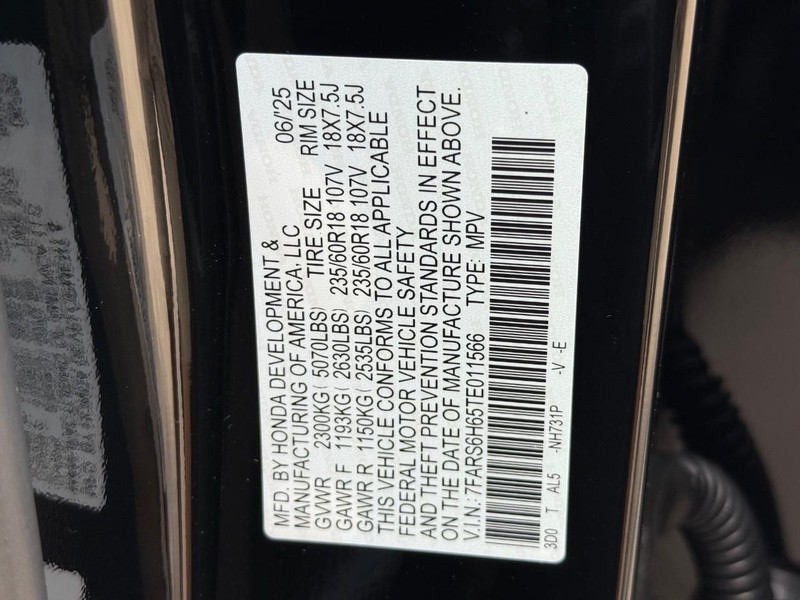 Honda CR-V Hybrid Vehicle Image 17