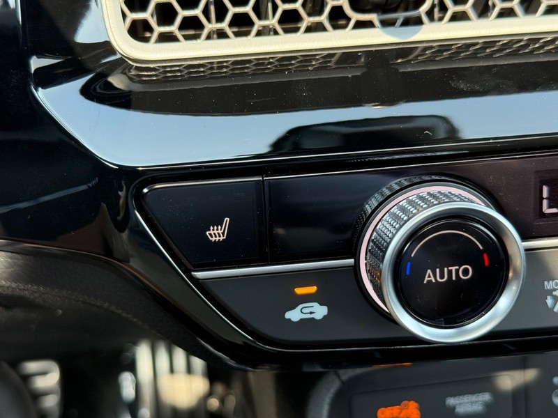 Honda Civic Sedan Hybrid Vehicle Image 14