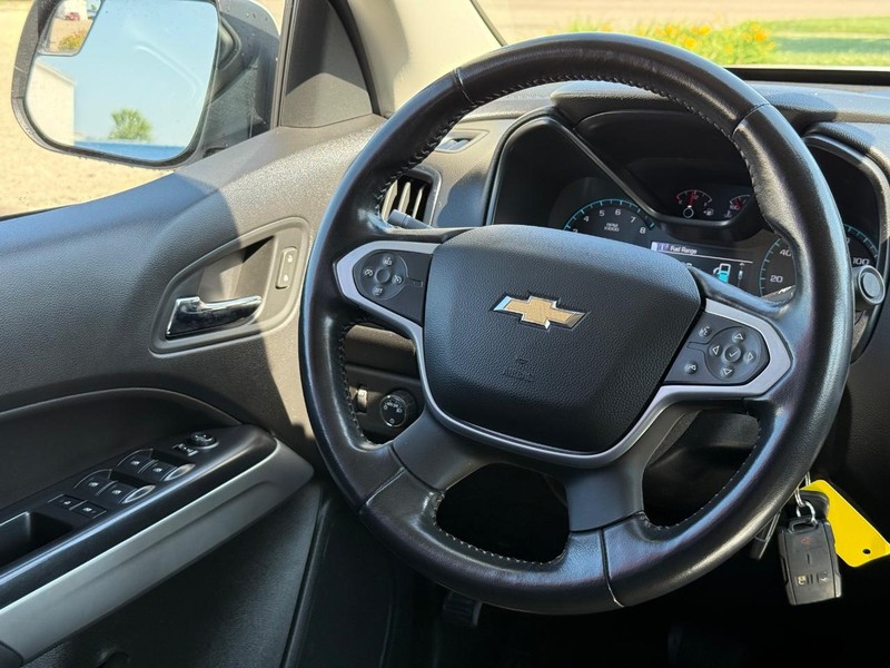 Chevrolet Colorado Vehicle Image 14