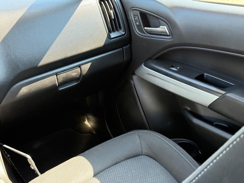 Chevrolet Colorado Vehicle Image 15
