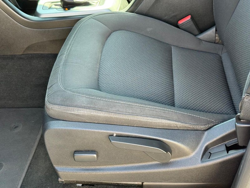 Chevrolet Colorado Vehicle Image 21