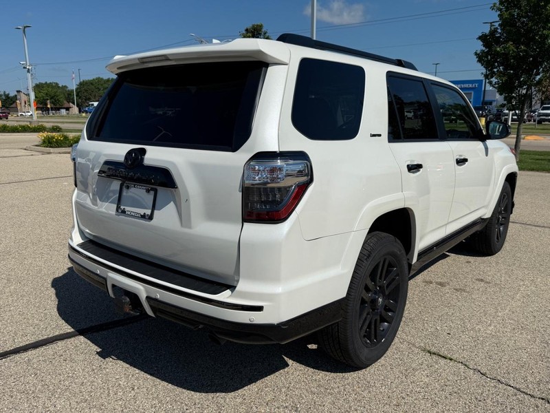 Toyota 4Runner Vehicle Image 3