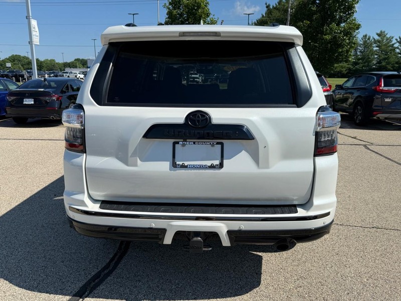 Toyota 4Runner Vehicle Image 4
