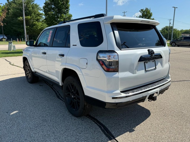 Toyota 4Runner Vehicle Image 5
