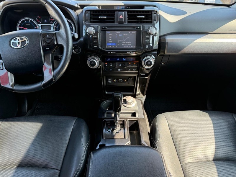 Toyota 4Runner Vehicle Image 10