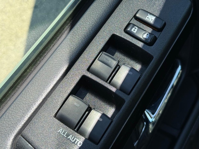 Toyota 4Runner Vehicle Image 21