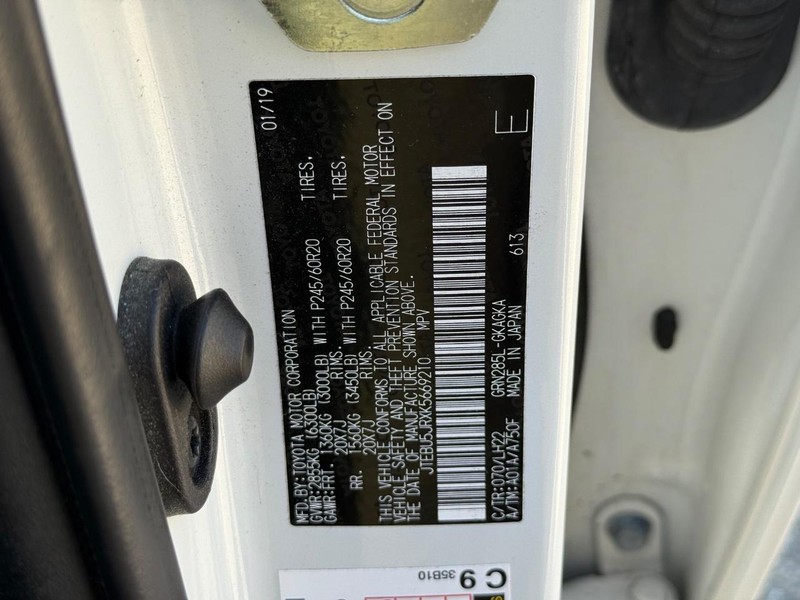 Toyota 4Runner Vehicle Image 23